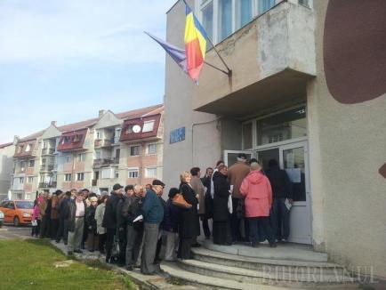 Turiştii votează: Numărul buletinelor de vot a fost dublat, la o secţie din Băile Felix