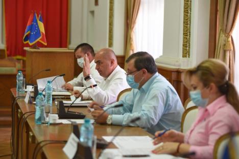 Ultima ședință a CL Oradea cu Bolojan în funcție, încărcată de emoții. Ce le-a spus edilul consilierilor locali (FOTO / VIDEO)