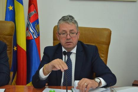 Nu se lasă! Consiliul Judeţean l-a detaşat din nou pe Călin Puia, punându-l director adjunct la Direcţia Tehnică (FOTO)