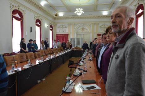 Boicotul continuă: Şi şedinţa extraordinară a Consiliului Judeţean de luni a eşuat fiindcă PNL-iştii nu s-au prezentat (FOTO)