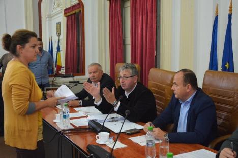 Din scandal în scandal: Şedinţa de marţi a Consiliului Judeţean a eşuat. Liberalii n-au vrut să voteze validarea noului consilier PSD (FOTO/VIDEO)