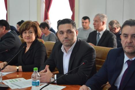 An nou, aceleaşi bătălii... PNL-iştii au boicotat prima şedinţă din 2019 a Consiliului Judeţean, iar un proiect de 7 milioane euro a fost din nou amânat! (FOTO/VIDEO)