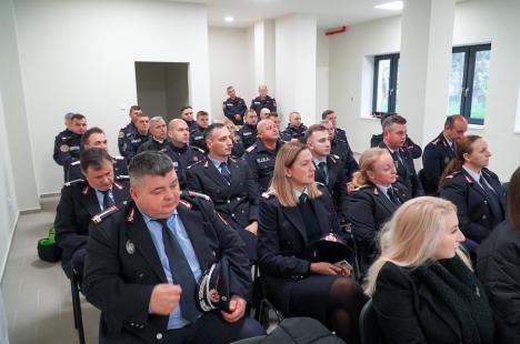 Detașamentul 2 de Pompieri Oradea a fost modernizat. Garajele au un sistem de eliminare a gazelor unic în subunitățile din Bihor (FOTO/VIDEO)