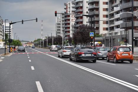 Au fost montate și puse în funcțiune semafoare pe Calea Aradului, în zona în care un copil de 12 ani a fost accidentat mortal (FOTO)