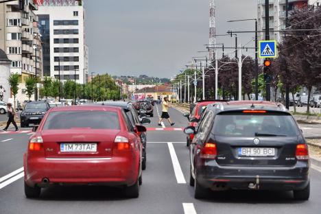 Au fost montate și puse în funcțiune semafoare pe Calea Aradului, în zona în care un copil de 12 ani a fost accidentat mortal (FOTO)