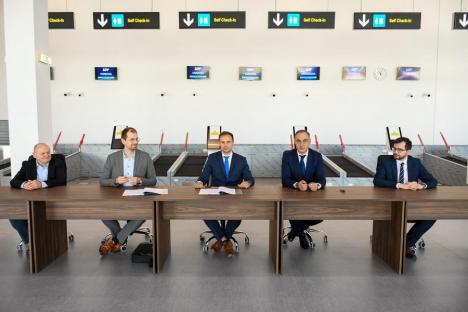 De la Oradea la New York, Paris ori Istanbul, via Varșovia. S-a semnat contractul cu Polish Airlines (FOTO)