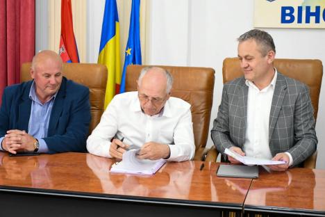 Trei comune din Zona Metropolitană Oradea vor avea rețele de gaz la finele anului viitor. Contractul de execuție a fost semnat (FOTO)