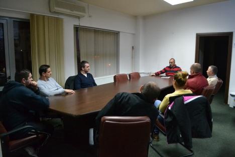 Preşedintele CSM Oradea s-a întâlnit cu suporterii nemulţumiţi de parcursul echipei de baschet: 'Nu am pierdut nimic încă' (FOTO)