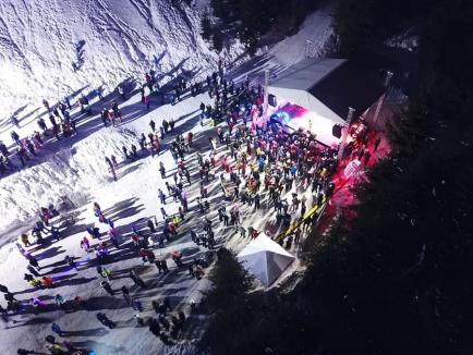 Mii de turişti la Sărbătorile Zăpezii de la Vârtop. IMAGINI SPECTACULOASE