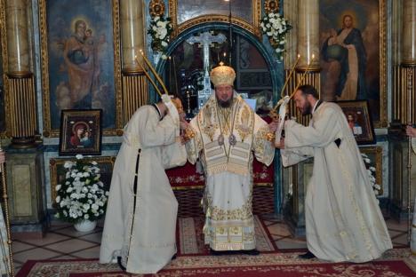 320 de ani de ortodoxie: ÎPS Laurenţiu, mitropolitul Ardealului, a sfinţit lucrările de la Biserica cu Lună (FOTO)
