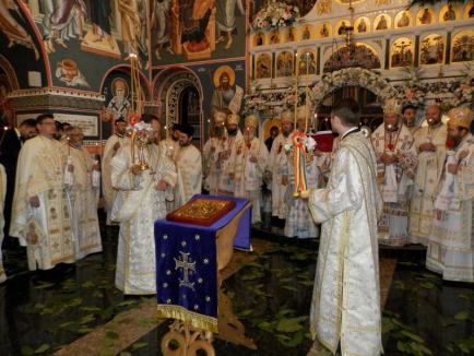 Sfinţire cu ştaif a Bisericii Sfântul Apostol Andrei (FOTO)
