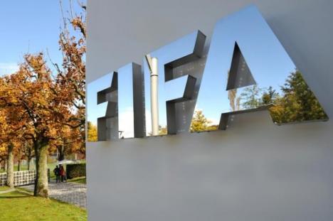 Şase oficiali FIFA, între care doi vicepreşedinţi, reţinuţi pentru mită de peste 100 de milioane de dolari!