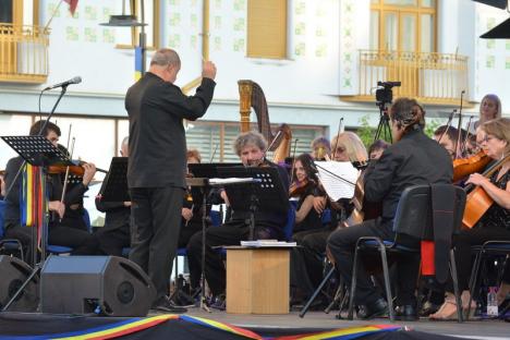 Simfonia Marii Uniri a strâns 1.300 de orădeni în Piața Unirii (FOTO / VIDEO)