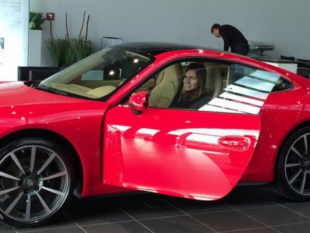 Simona Halep a primit un Porsche