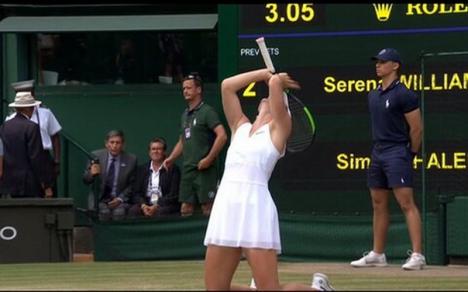 Victorie istorică: Simona Halep a învins-o pe Serena Williams şi a câştigat trofeul Wimbledon! (FOTO / VIDEO)