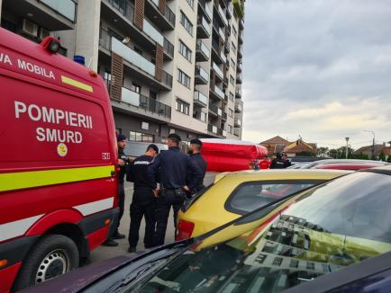 Nou incident în Oradea: O femeie ar fi amenințat că se aruncă de la etajul 5 al unui bloc Prima, numai că aceasta nu a fost de găsit acasă (FOTO/VIDEO)