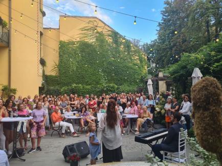 Primul concert acasă, la Oradea: Cântăreaţa de jazz Sînziana Vrabie a încântat publicul la Casa Darvas – La Roche (FOTO/VIDEO)