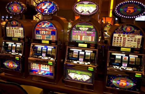 Jocurile de tip slot machine ar putea fi legale doar în cazinouri şi agenţii ale Loteriei Române