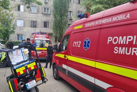 O femeie de 33 de ani din Timișoara s-a aruncat de pe bloc, cu copiii ei de 3 și 6 ani. Au murit toți trei