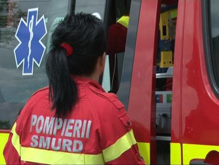 O maşină a ieşit în decor între Sudrigiu şi Pietroasa: Două femei au ajuns la spital