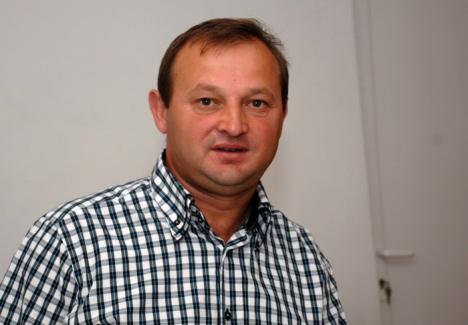 Mazilire cu amânare: Deşi este condamnat, primarul din Paleu nu a fost nici acum suspendat din funcţie