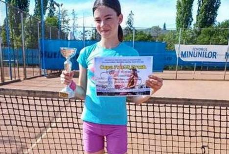 Sophia Munteanu de la CSM Oradea a câştigat ediţia din acest an a Cupei Frutti Fresh la tenis