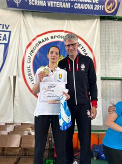 Orădencele Alexandra Drăgan şi Andrea Muntean au disputat finala probei individuale a Naţionalelor de spadă pentru tineret (FOTO)