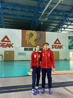 Doi sportivi şi un antrenor reprezintă Oradea la Campionatele Europene de spadă pentru cadeţi şi juniori de la Napoli