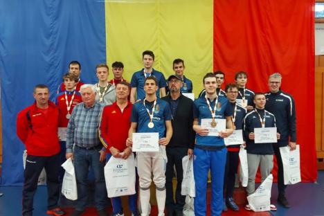 Juniorii de la LPS Bihorul s-au întors cu medaliile de bronz de la Campionatul Naţional de spadă pe echipe (FOTO)