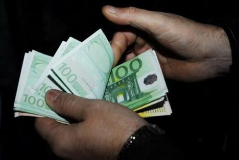Fost comisar al Gărzii Financiare Bihor, judecat pentru trafic de influenţă: a pretins 1000 euro, motorină şi 10 saci cu zahăr