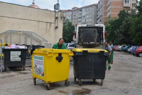RER Ecologic Service spală pubelele şi containerele asociaţiilor de proprietari (FOTO)