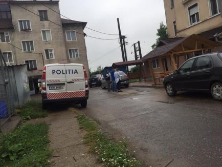 Casa fostului şef al Poliţiei Beiuş, comisarul şef Sorin Magda, a fost spartă. Ofiţerul a anunţat pe Facebook că e plecat în concediu (FOTO)