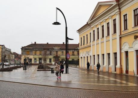 Fostul sediu al PSD Oradea din Piaţa Unirii se transformă în local, pentru 2.300 euro pe lună!