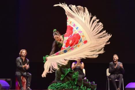 „Olé!”. Seară de flamenco autentic în Piața Unirii din Oradea. Olga Llorente și invitații ei i-au ridicat pe spectatori de pe scaune (FOTO/VIDEO)