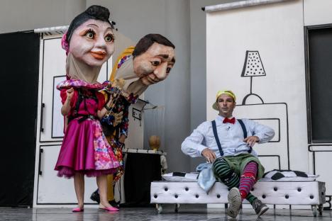 Surprizele noii stagiuni a Teatrului Regina Maria din Oradea: Reluarea spectacolului '...Escu' şi premiera 'Tartuffe'