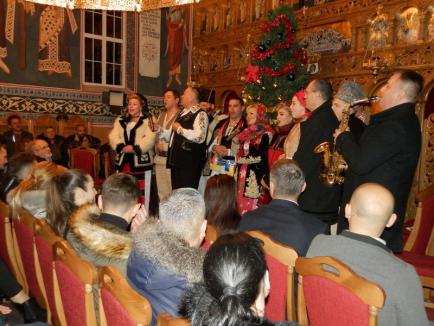 'Deschide uşa, creştine': Un concert de colinde dintr-o biserică din Bihor va fi transmis la TV în ziua de Crăciun (FOTO)