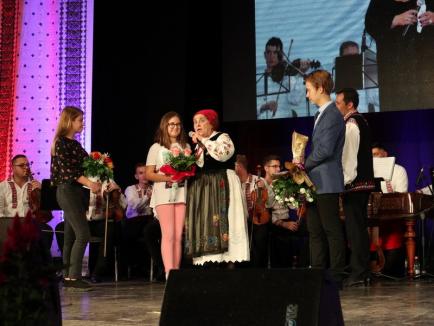 Maria Haiduc a umplut Casa de Cultură: 750 de orădeni au venit la spectacolul dedicat aniversării artistei (FOTO / VIDEO)