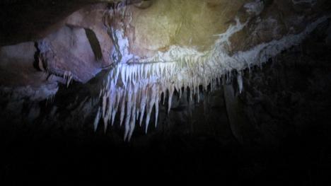 Vremea aventurii: Iubitorii muntelui, provocaţi la trasee de via ferrata, să facă rafting pe Crişul Repede și să viziteze peșteri unice în Bihor (FOTO)