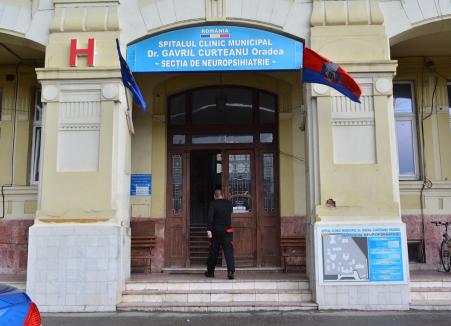Verdict final în cazul pacientului epileptic 'liniştit' cu pumnii de personalul secţei de Psihiatrie din Oradea: vinovaţii au primit pedepse cu... amânare