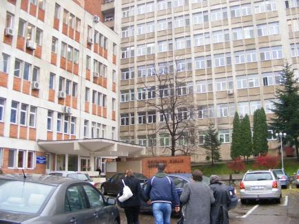 Restricţii de acces în cele două mari spitale din Oradea pe fondul epidemiei de gripă şi riscului de îmbolnăvire cauzată de coronavirus