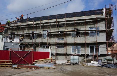 Construcţia ambulatoriului Spitalului militar Avram Iancu din Oradea este în curs de finalizare (FOTO)