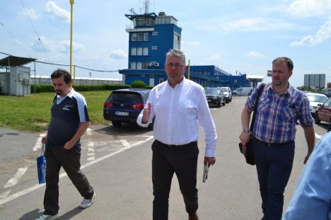 Se lucrează la noul terminal al Aeroportului Oradea. Construcţia va fi gata la toamnă (FOTO)