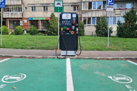 Mersul pe jos face piciorul frumos: Oradea stă prost la stațiile pentru încărcarea electrică a mașinilor