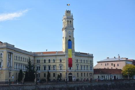 Oradea tricoloră: Oraşul s-a umplut cu steaguri (FOTO)