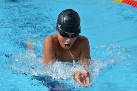 Micul Phelps: La numai 10 ani, un înotător orădean a strâns 150 de medalii de aur (FOTO)