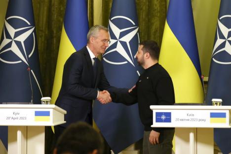 Jens Stoltenberg, la Kiev: „Locul de drept al Ucrainei este în NATO”