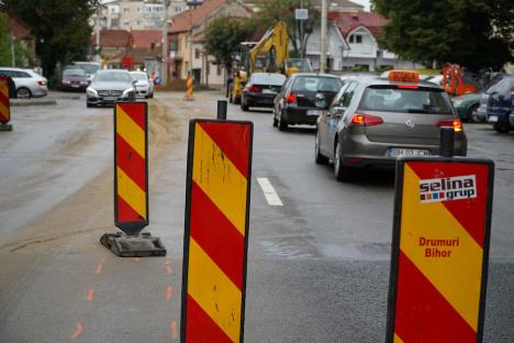 Traficul rutier va fi îngreunat sâmbătă pe strada Ciheiului din Oradea. Se toarnă stratul de uzură