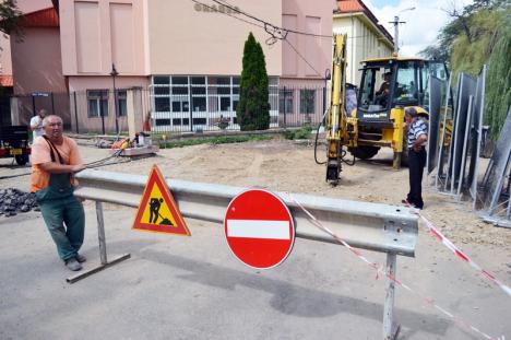 Evitaţi strada Universităţii: Circulaţie închisă pentru construirea noului pod peste Peţa (FOTO)