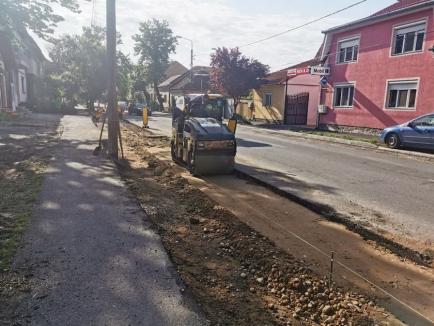 Reparaţiile străzii Muntele Găina din Oradea se vor finaliza la jumătatea lunii iunie (FOTO)