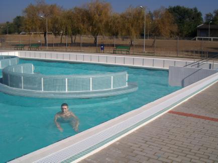 Ştrand 'înecat': După ce a 'omorât' un ştrand termal construit pe fonduri europene, Marghita îşi face aquapark (FOTO)